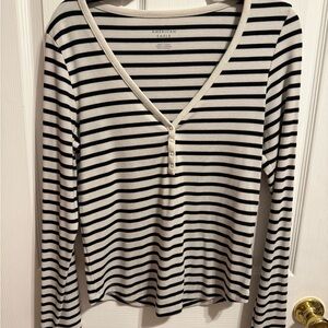American Eagle Outfitters Striped Long Sleeve V-Neck Tee